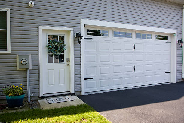 24/7 Emergency Garage Door Panel Replacement experts in Fullerton, NE